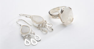 tina-scott-collections-jewellery-sterling-silver-freshwater-pearls-semiprecious-stones-handmade-gemstone-jewellery-homepage-2-300-Moonstone-ring-earrings